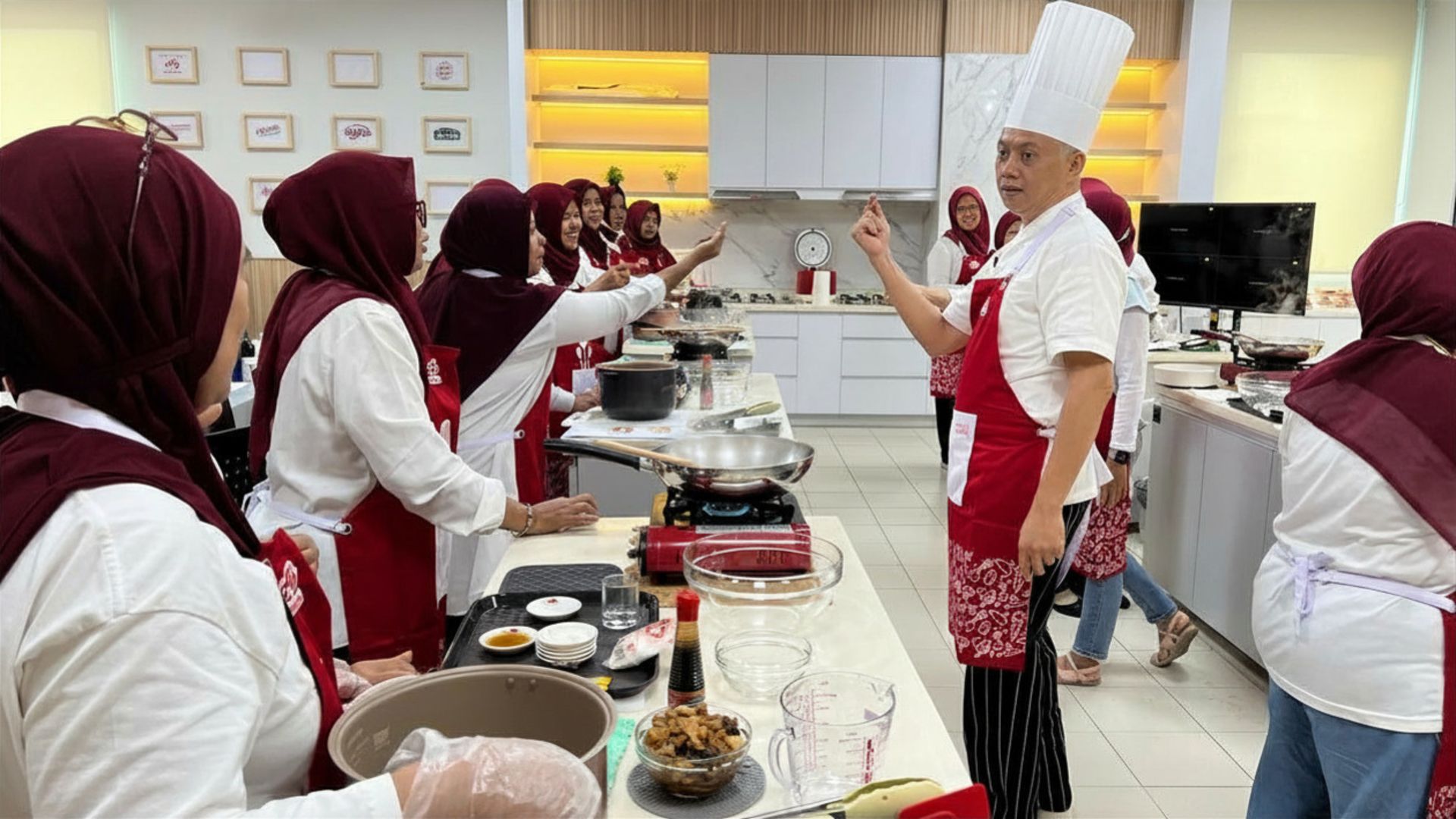 Kunjungan Dapur Umami